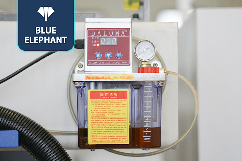 1325真四軸加工中心